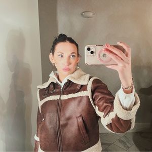 Meet your Posher, Abigail